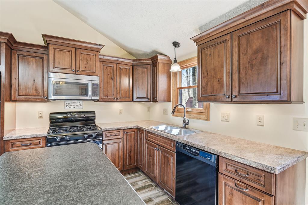 438 Leslie Road Valencia, PA 16059 - Photo 14 of 50