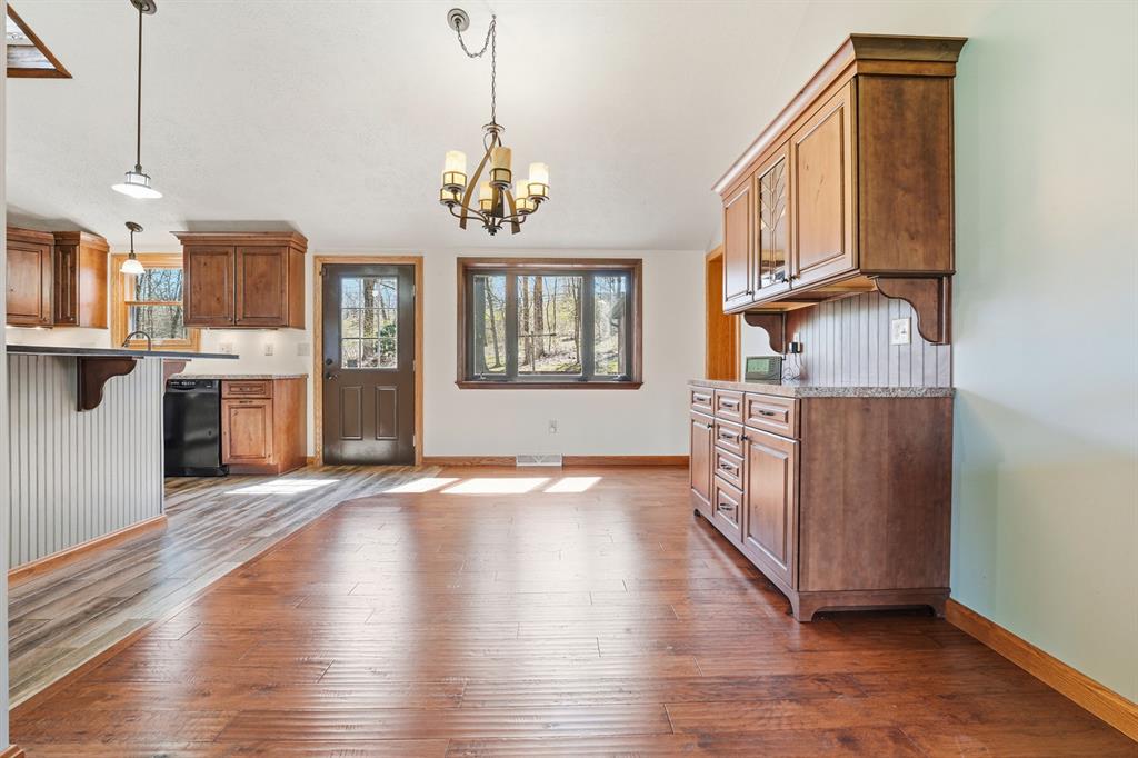 438 Leslie Road Valencia, PA 16059 - Photo 8 of 50