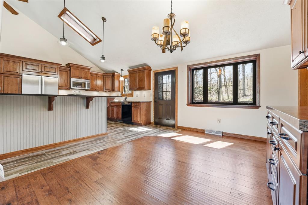 438 Leslie Road Valencia, PA 16059 - Photo 9 of 50