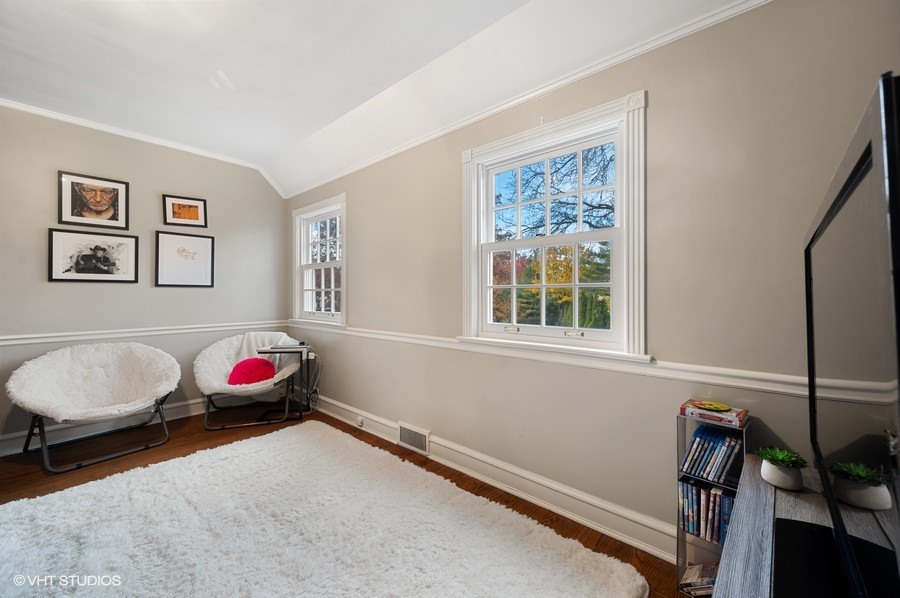375 Sterling Road Kenilworth, IL 60043 - Photo 24 of 28 a bedroom with a bed and a window