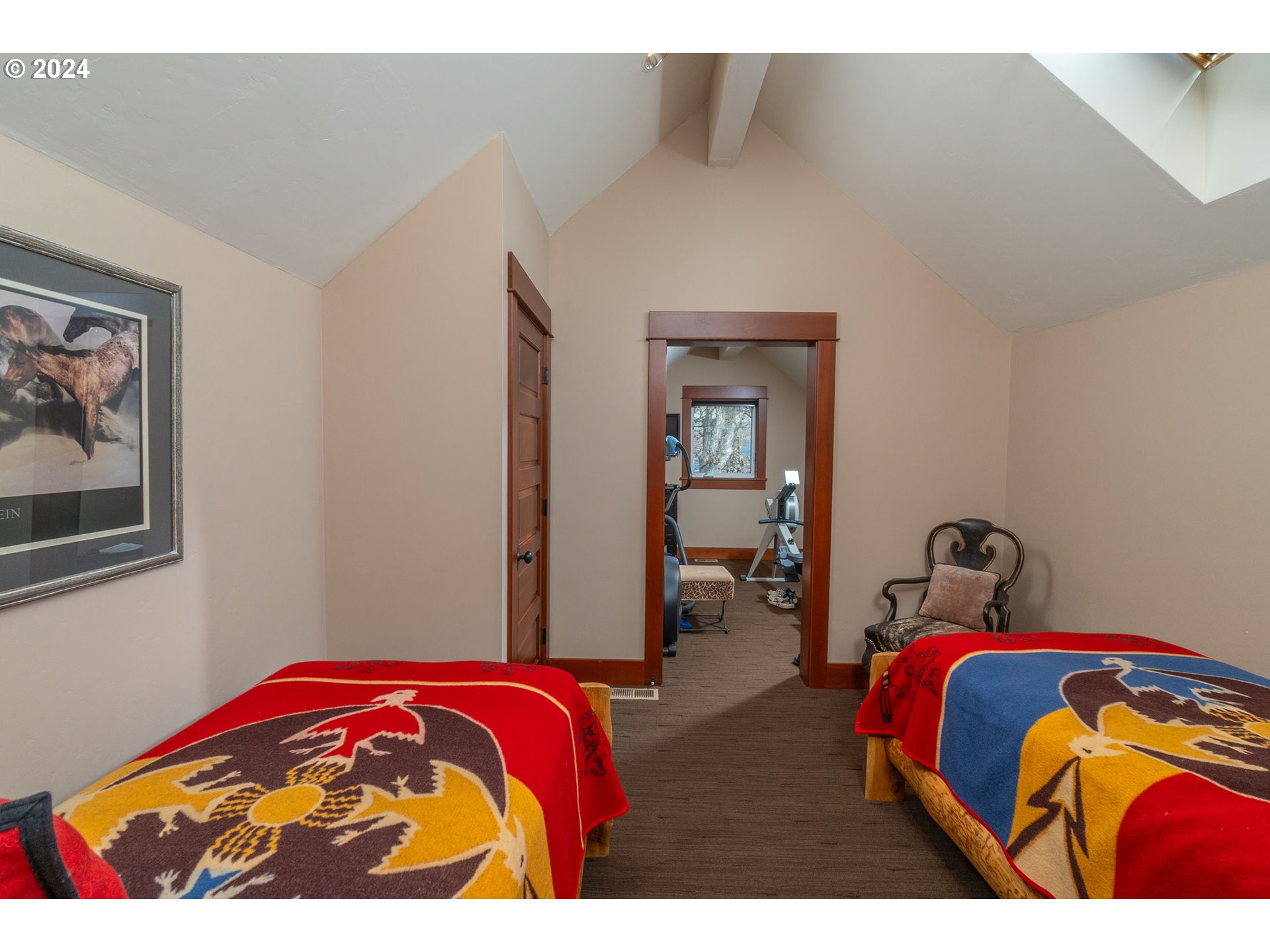 6100 Eightmile Road The Dalles, OR 97058 - Photo 31 of 44 a bedroom with a bed and lamp