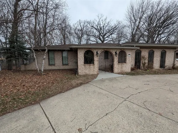 $389,999 | 11235 Common Road, Warren, MI 48093