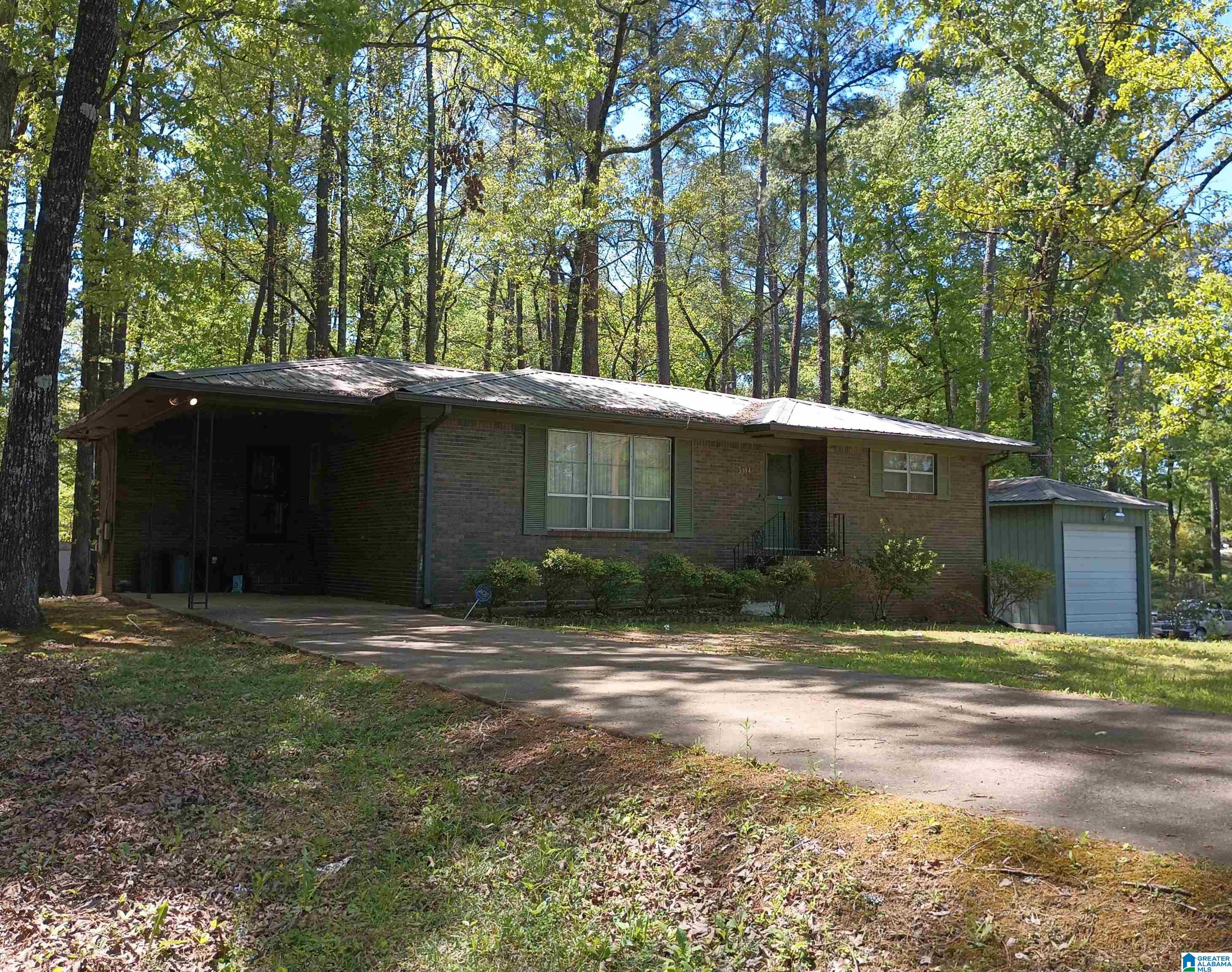 3904 Parkwood Road Bessemer, AL 35022 - Photo 2 of 31