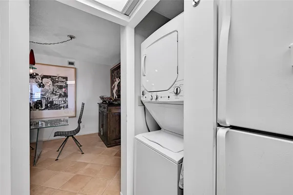 $530,000 | 2841 North Ocean Boulevard, Unit 1809, Fort Lauderdale, FL 33308