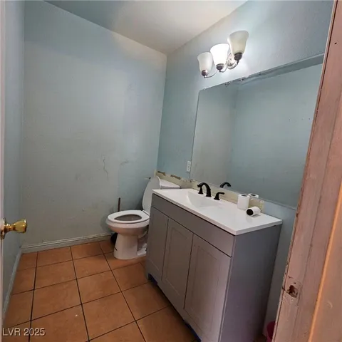 $165,000 | 7090 Burcot Avenue, Unit B32, Las Vegas, NV 89156