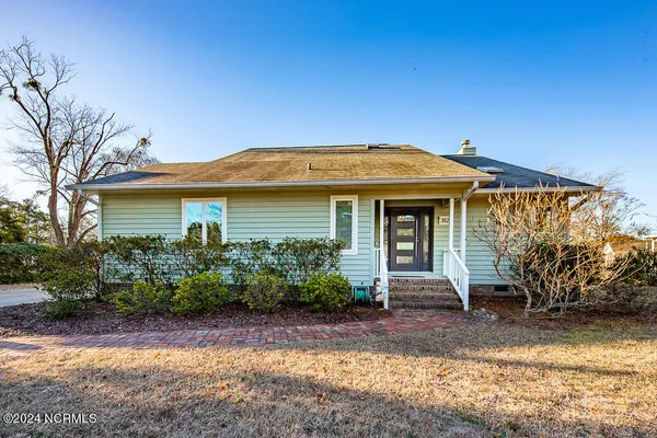 $515,000 | 312 Channel Run Drive, New Bern, NC 28562