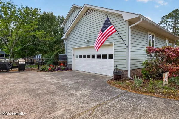 $515,000 | 312 Channel Run Drive, New Bern, NC 28562