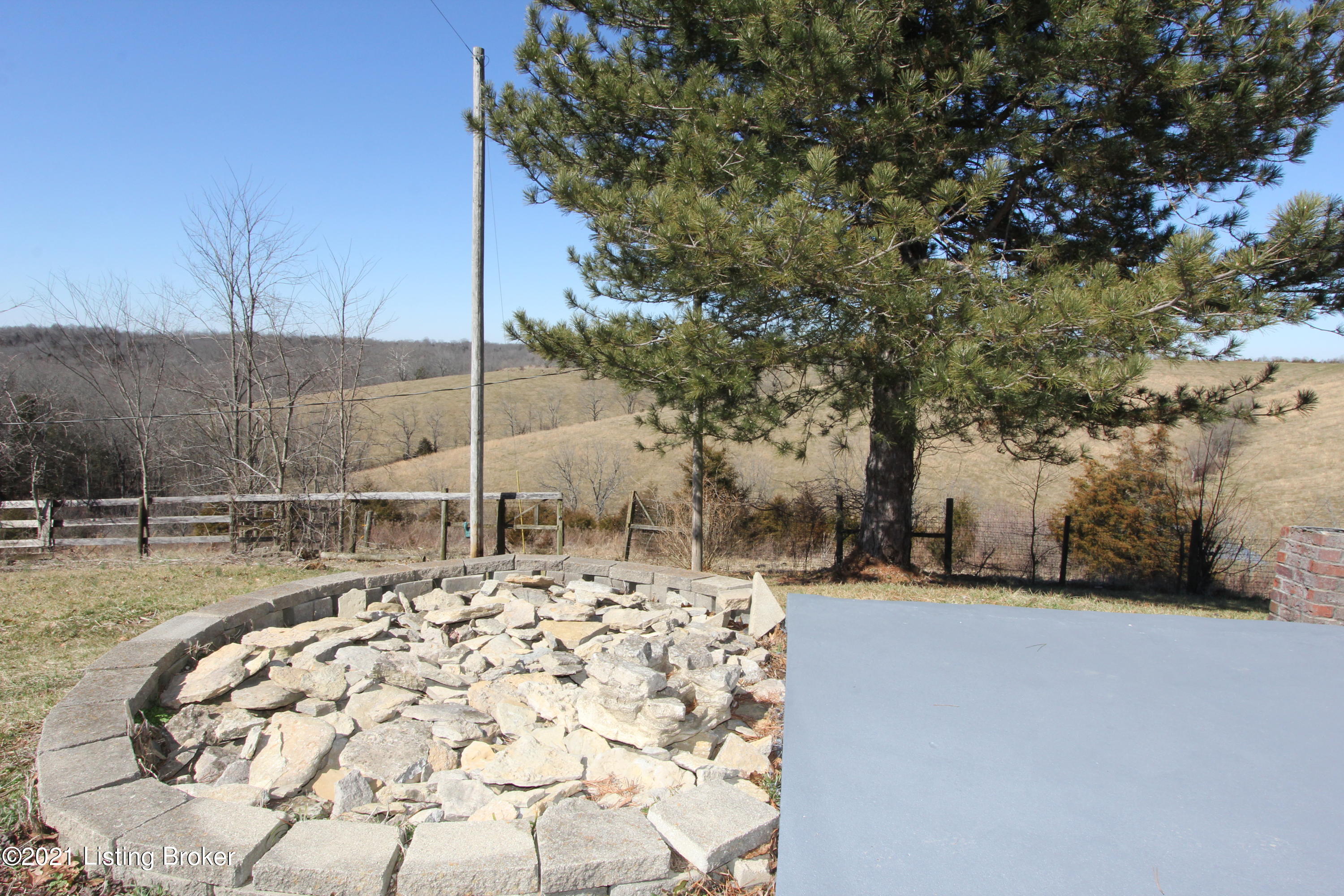1040 Kays Road Lawrenceburg, KY 40342 - Photo 34 of 45 Concrete Patio and Firepit (1)
