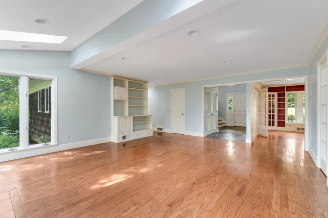 $1,475,000 | 593 Red Barn Road, Hartford, VT 05001