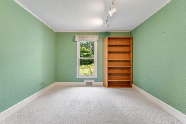 $1,475,000 | 593 Red Barn Road, Hartford, VT 05001