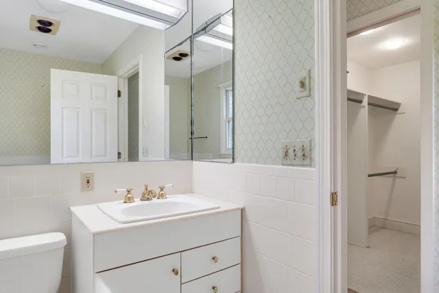 $1,475,000 | 593 Red Barn Road, Hartford, VT 05001