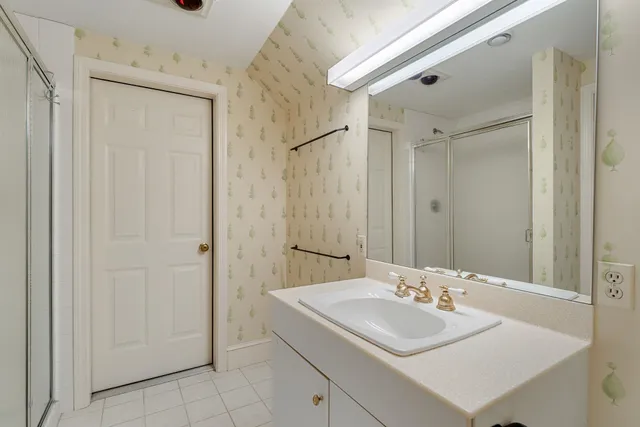 $1,475,000 | 593 Red Barn Road, Hartford, VT 05001