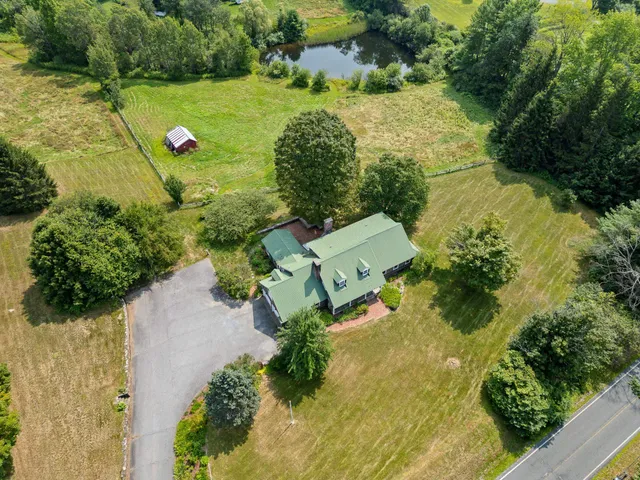 $1,475,000 | 593 Red Barn Road, Hartford, VT 05001