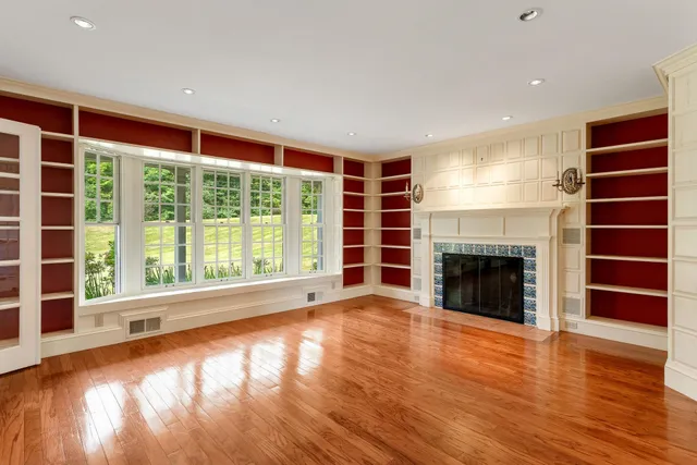 $1,475,000 | 593 Red Barn Road, Hartford, VT 05001