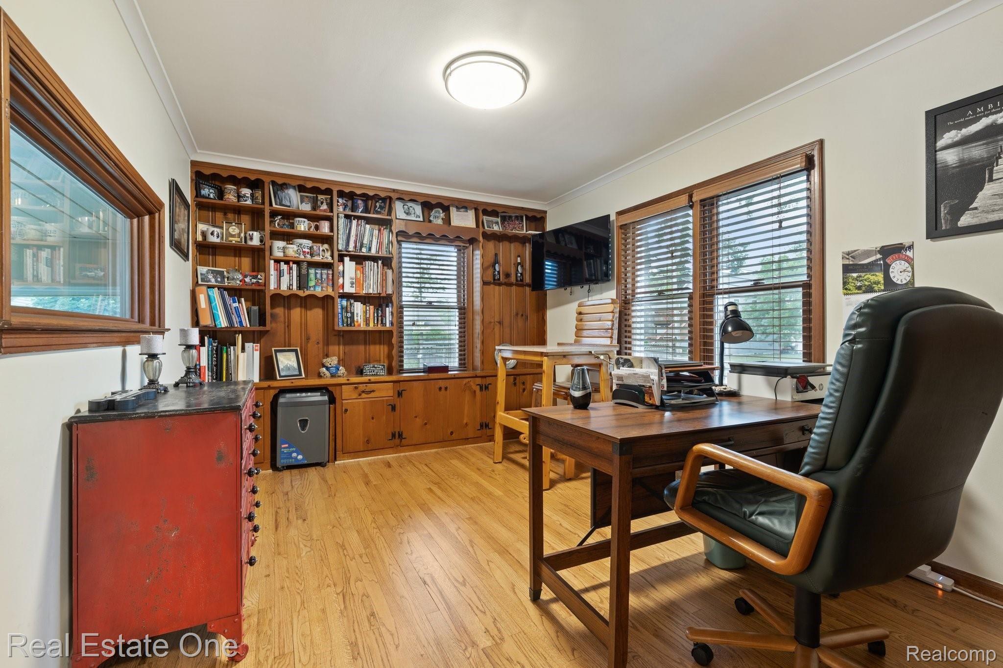 2721 Culbertson Avenue Rochester, MI 48307 - Photo 18 of 52 OFFICE/BEDROOM WITH BEAUTIFUL KNOTTY PINE BUILT IN SHELVING