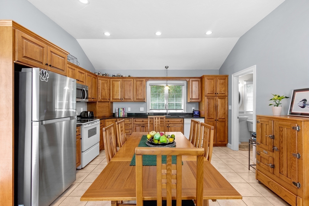 235 Carver Road, Unit 3 Plymouth, MA 02360 - Photo 8 of 32