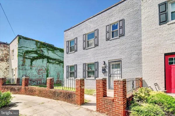 a house view with a outdoor space