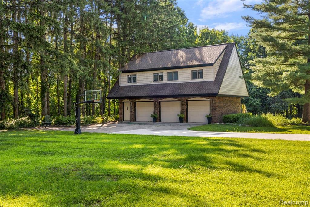 1600 Mill Race Road Rochester Hills, MI 48306 - Photo 3 of 88 Gallery Image 3