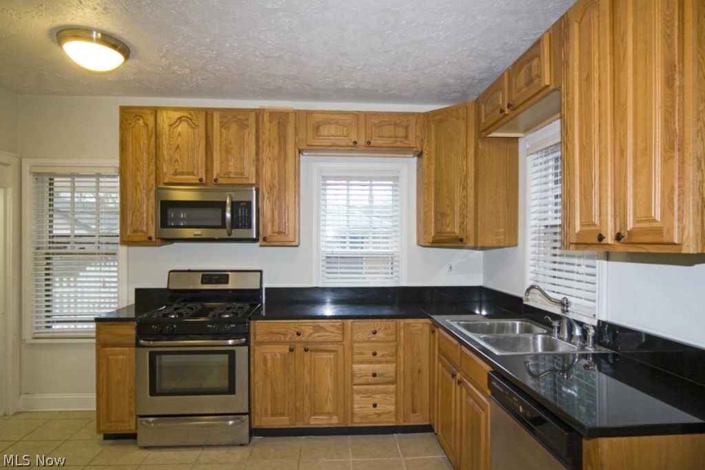 2878 Coventry Road Cleveland, OH 44120 - Photo 10 of 21 Gallery Image 10