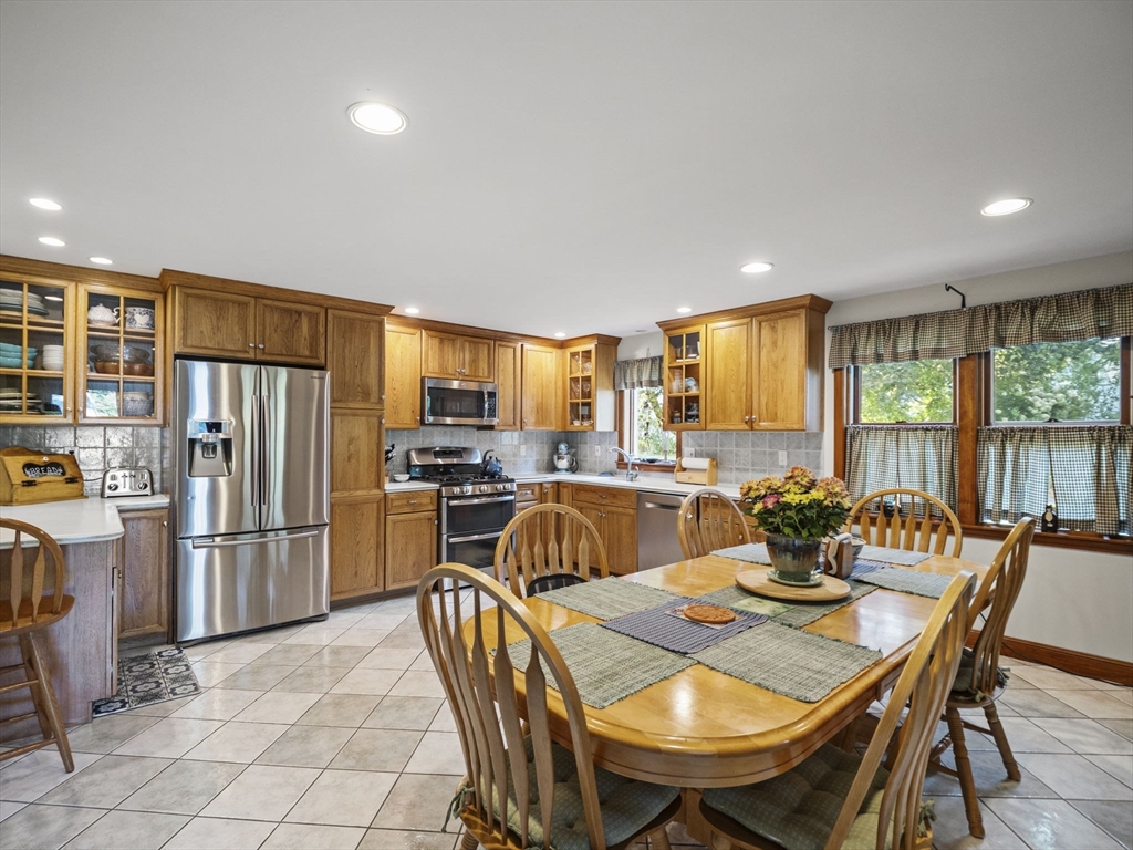 48 Mission Road Tyngsborough, MA 01879 - Photo 13 of 42