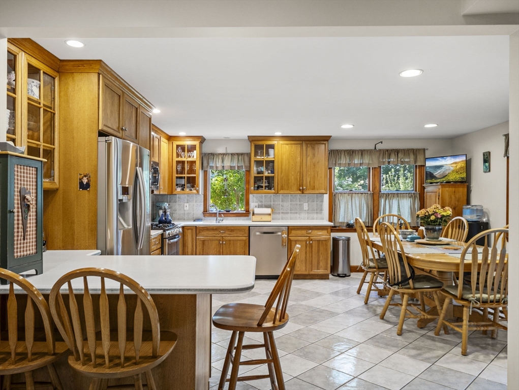 48 Mission Road Tyngsborough, MA 01879 - Photo 10 of 42