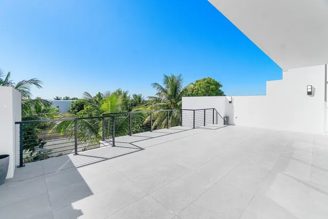 $4,250,000 | 408 Southeast 2nd Street, Delray Beach, FL 33483