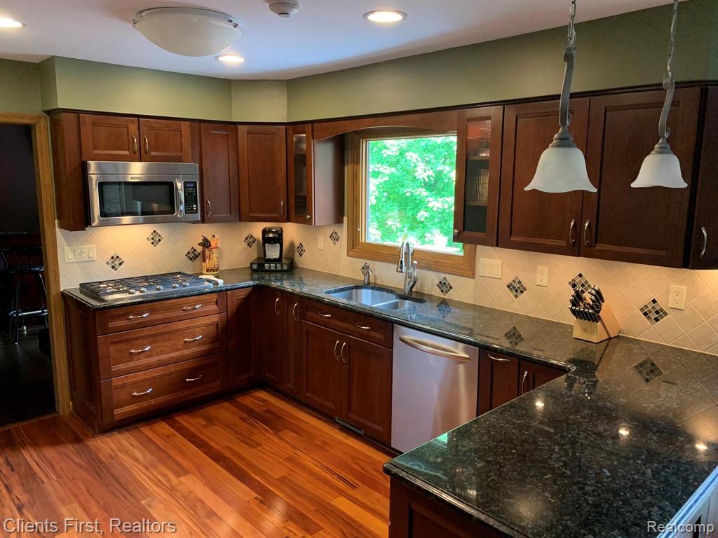 31231 Country Ridge Circle Farmington Hills, MI 48331 - Photo 30 of 73
