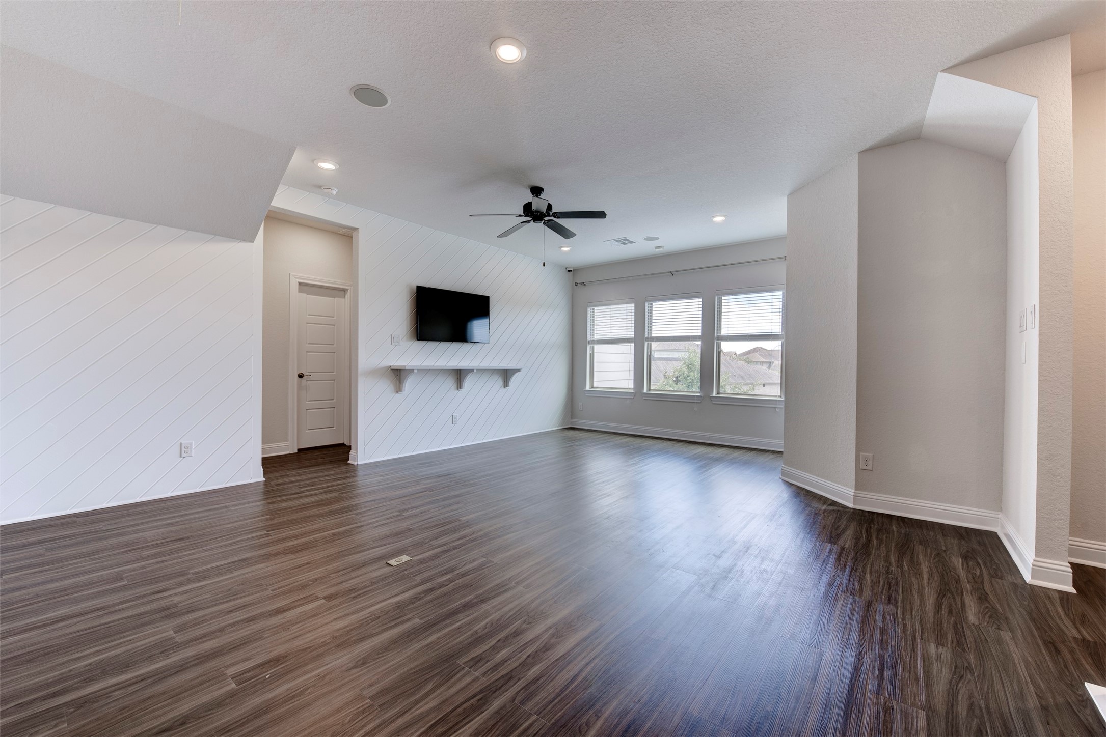 4802 Gingerwood Trace Lane Rosharon, TX 77583 - Photo 34 of 43 Second living space