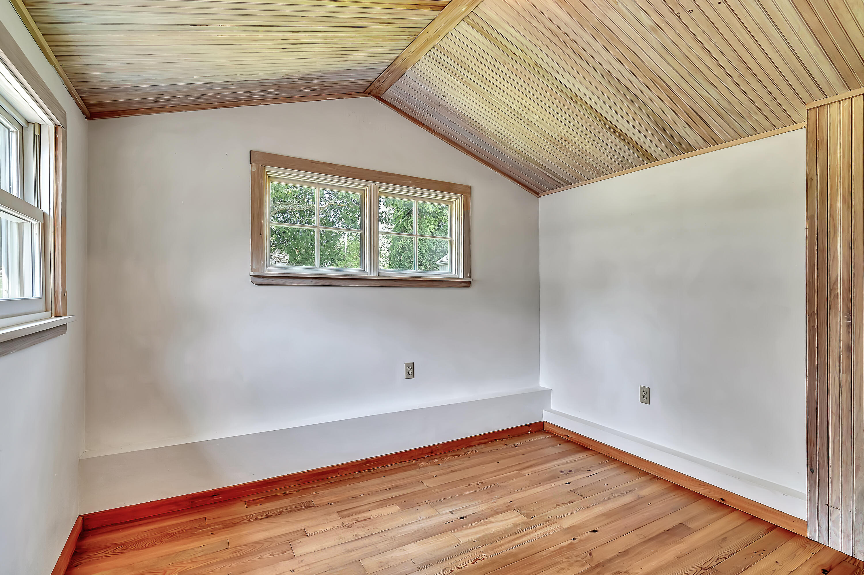 18 Leeman Road Orrs Island, ME 04066 - Photo 30 of 49 1st fl bedroom or office