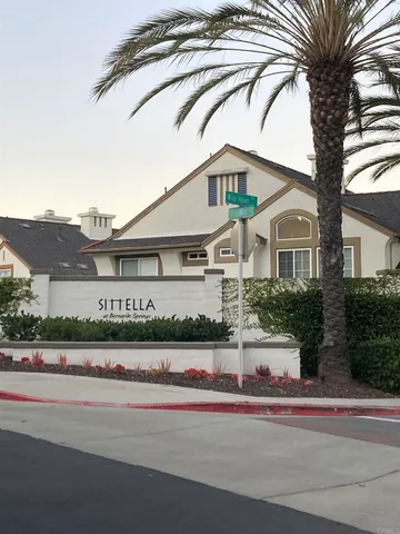 $3,260 | 16941 Meadowlark Ridge Road, Unit 1, San Diego, CA 92127