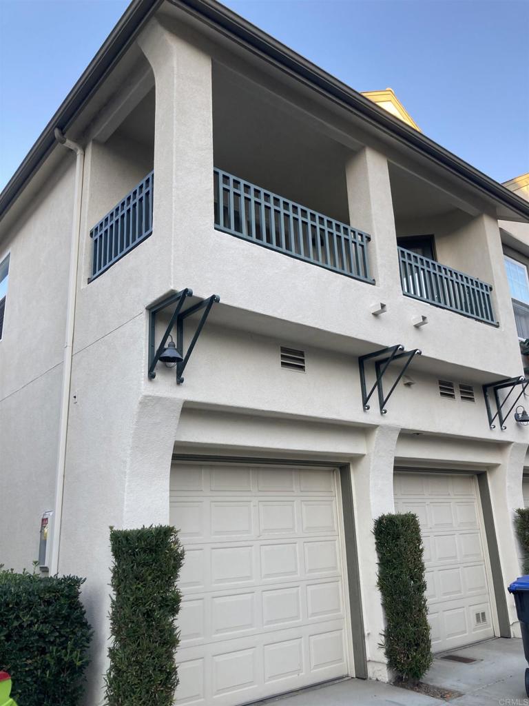 16941 Meadowlark Ridge Road, Unit 1 San Diego, CA 92127 - Photo 4 of 30 a front view of a house