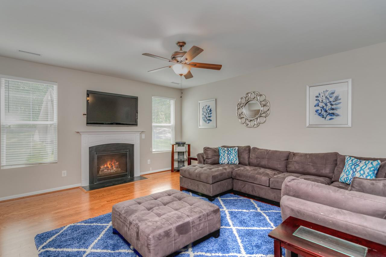 1505 Willowcrest Road Durham, NC 27703 - Photo 5 of 23 Family Room