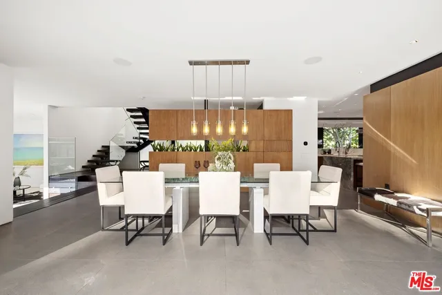$4,895,000 | 10558 Fontenelle Way, Los Angeles, CA 90077