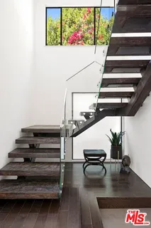 $4,895,000 | 10558 Fontenelle Way, Los Angeles, CA 90077