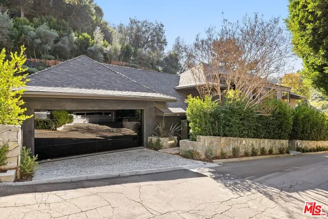 $4,895,000 | 10558 Fontenelle Way, Los Angeles, CA 90077