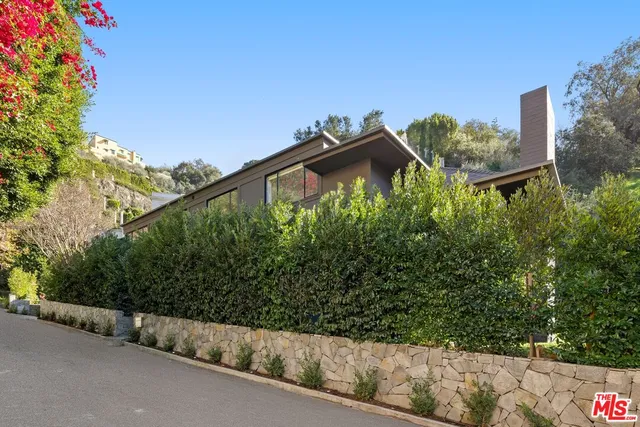 $4,895,000 | 10558 Fontenelle Way, Los Angeles, CA 90077