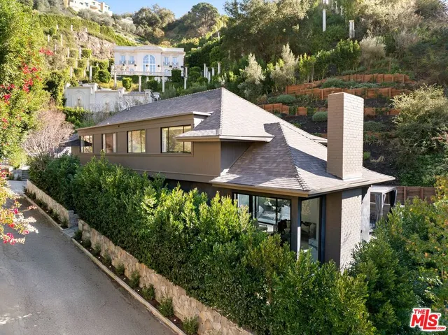 $4,895,000 | 10558 Fontenelle Way, Los Angeles, CA 90077