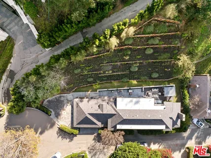 $4,895,000 | 10558 Fontenelle Way, Los Angeles, CA 90077