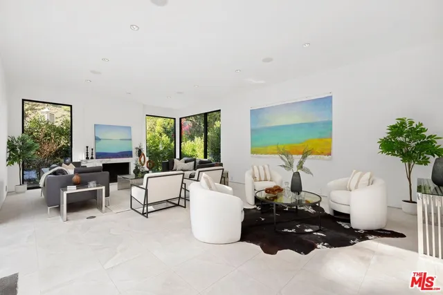 $4,895,000 | 10558 Fontenelle Way, Los Angeles, CA 90077