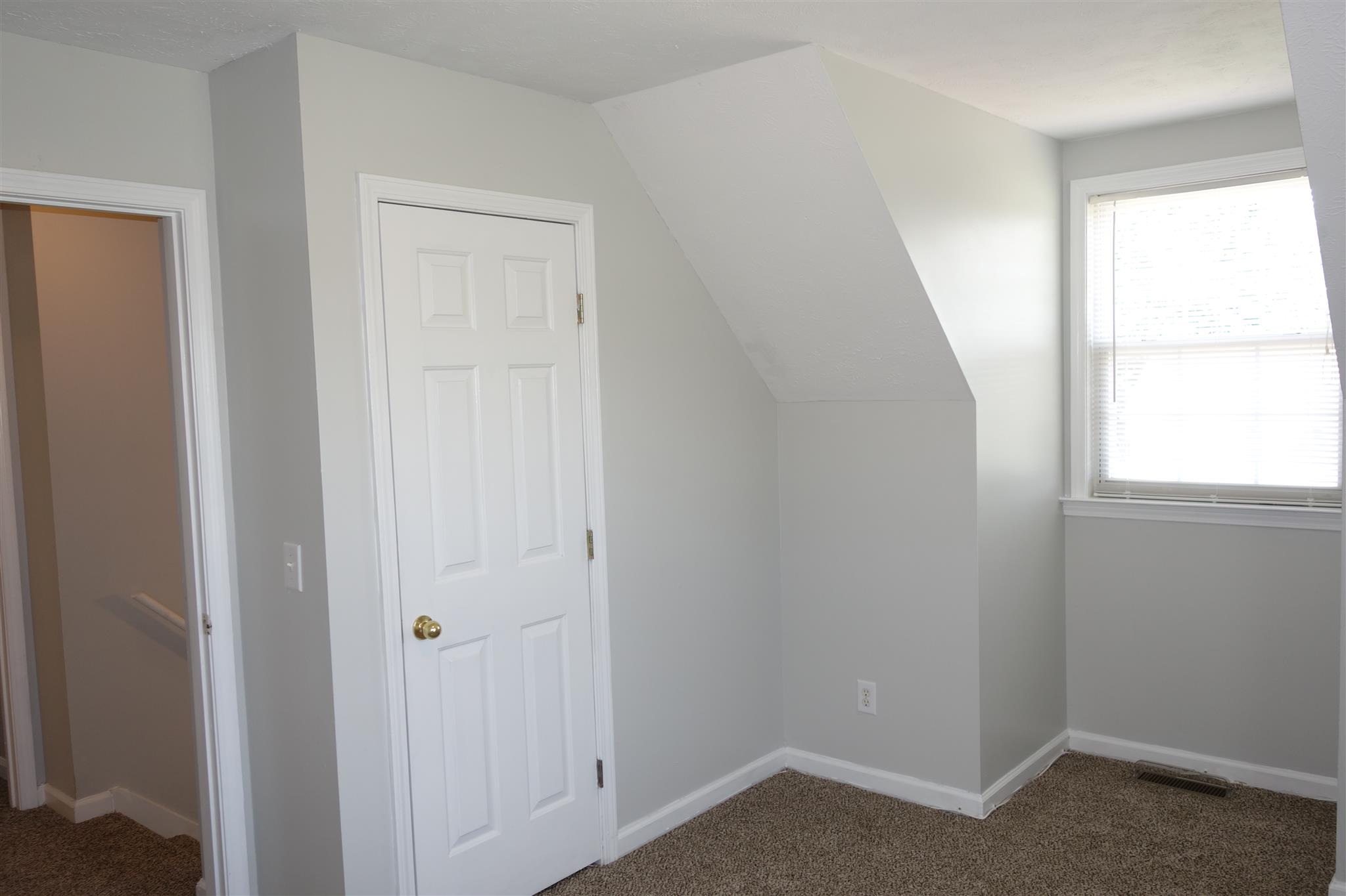 1545 Ridgemont Drive La Vergne, TN 37086 - Photo 19 of 25 a small space with a window