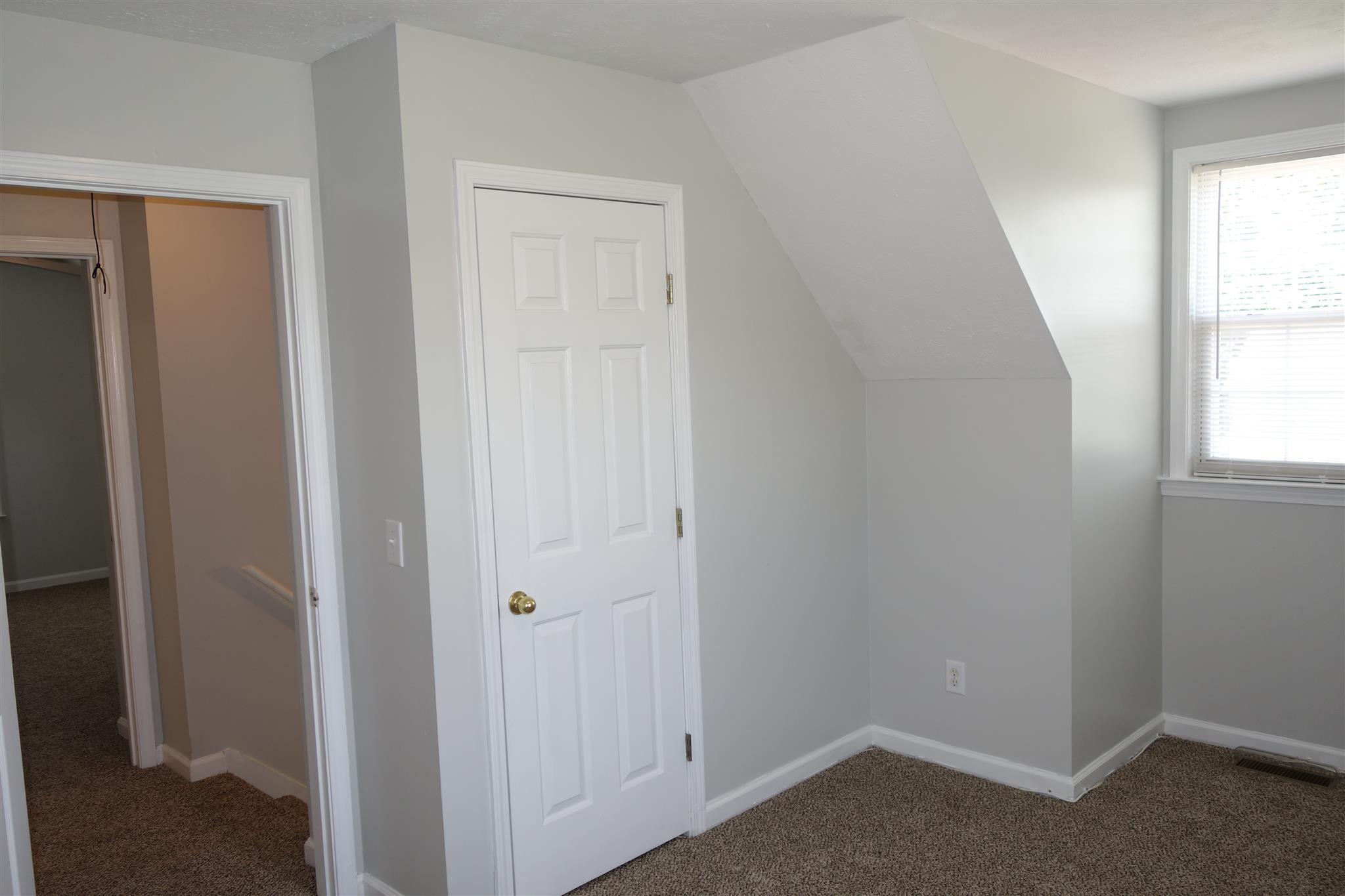 1545 Ridgemont Drive La Vergne, TN 37086 - Photo 21 of 25 a view of small space with wooden floor and windows