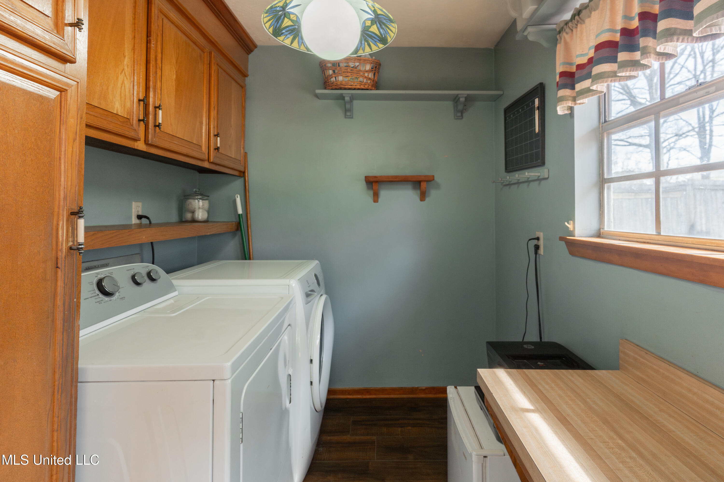 1419 Huntcliff Way Clinton, MS 39056 - Photo 27 of 67 27-LaundryRoom