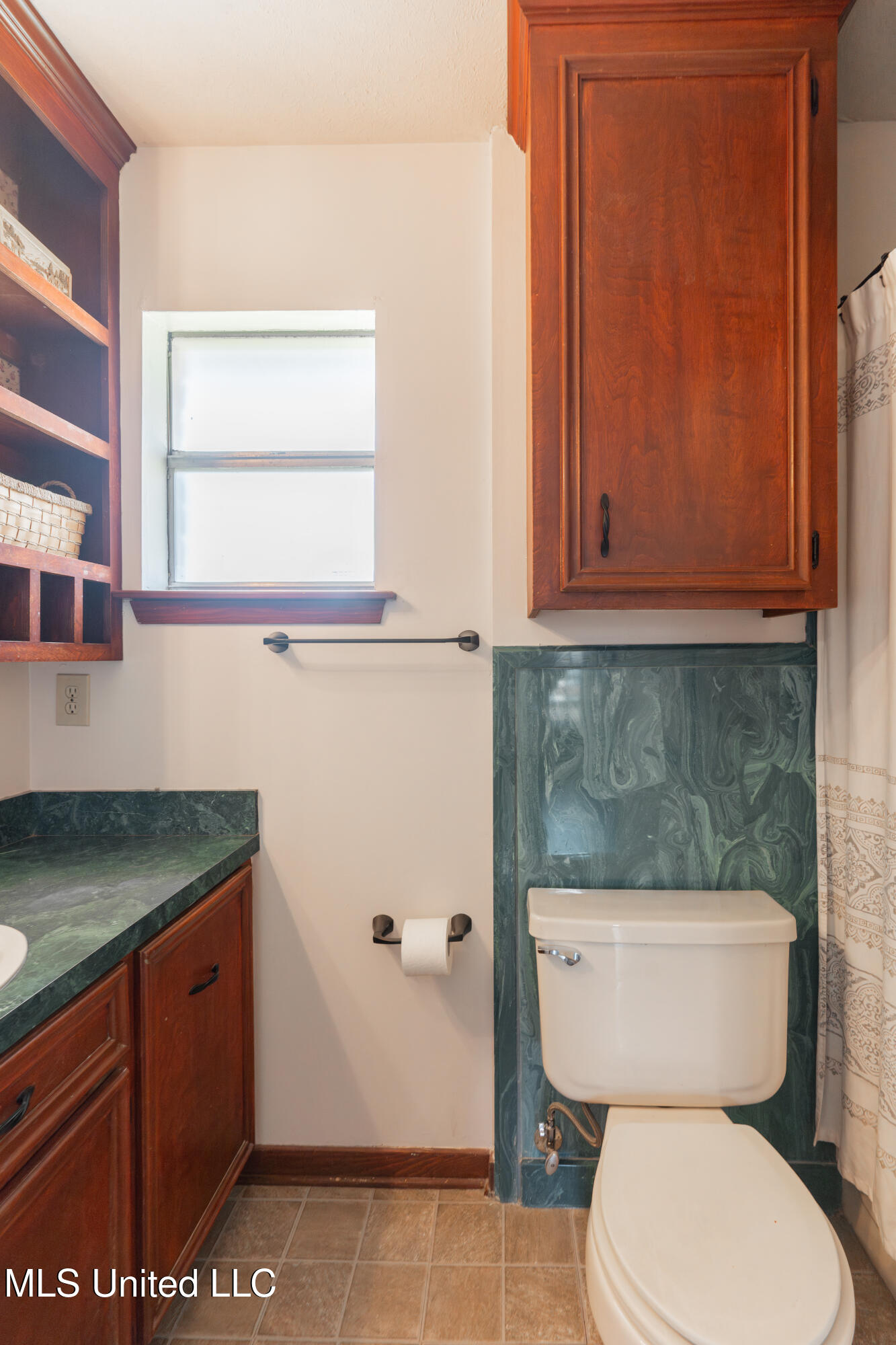 1419 Huntcliff Way Clinton, MS 39056 - Photo 36 of 67 36-PrimaryBathoom