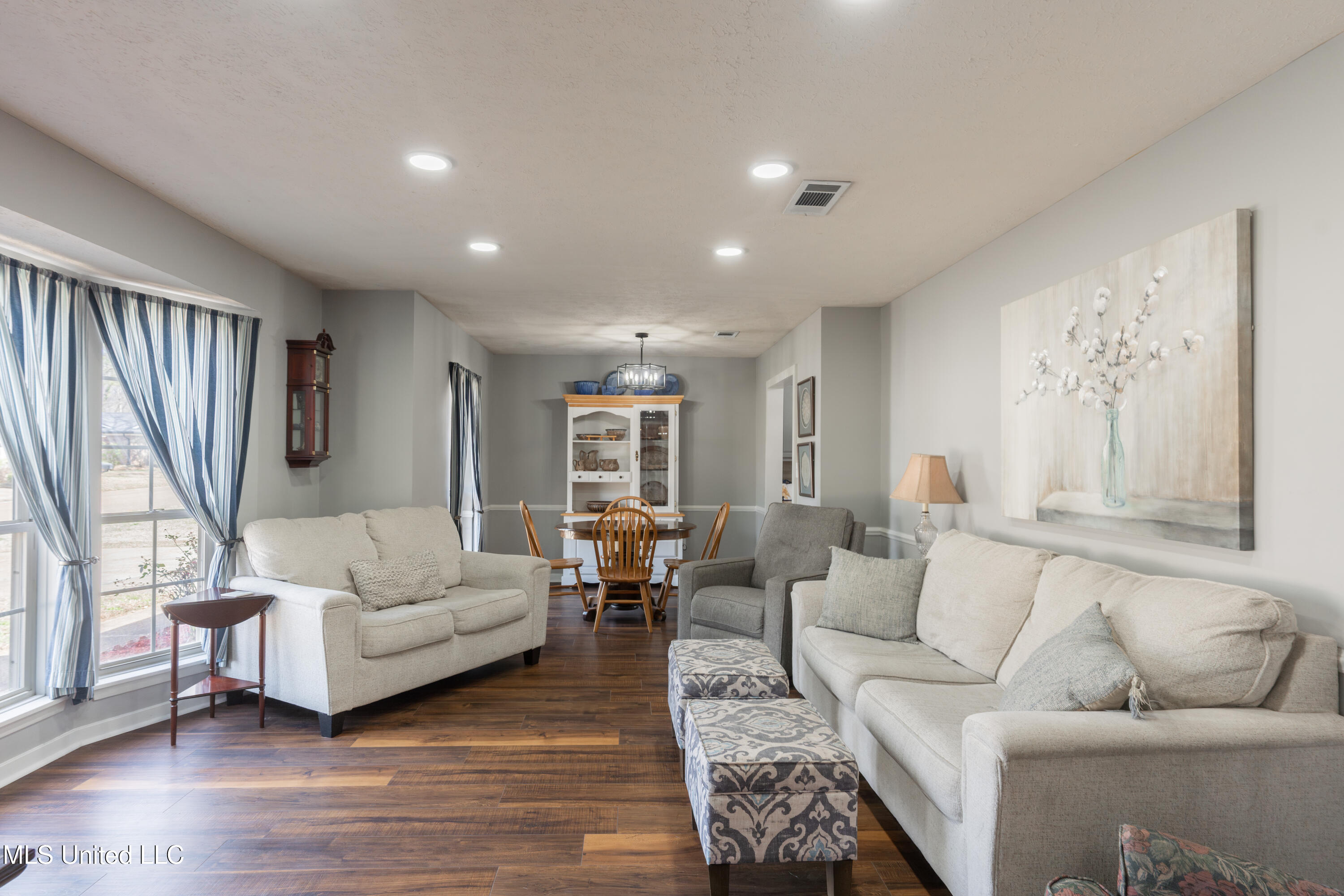 1419 Huntcliff Way Clinton, MS 39056 - Photo 9 of 67 9-LivingRoom