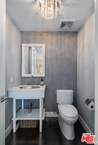 $8,000 | 1745 South Barrington Avenue, Los Angeles, CA 90025