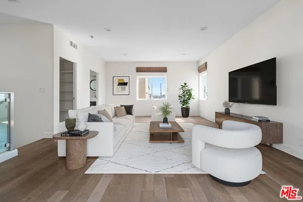 $7,500 | 1745 South Barrington Avenue, Los Angeles, CA 90025