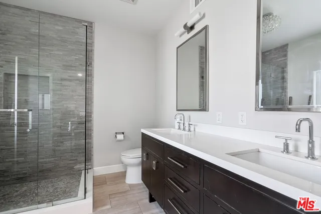 $8,000 | 1745 South Barrington Avenue, Los Angeles, CA 90025