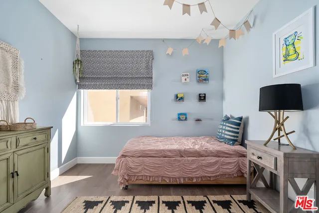 $8,000 | 1745 South Barrington Avenue, Los Angeles, CA 90025