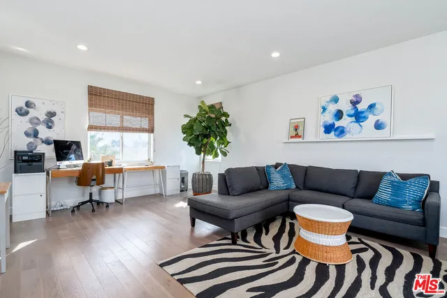 $8,000 | 1745 South Barrington Avenue, Los Angeles, CA 90025