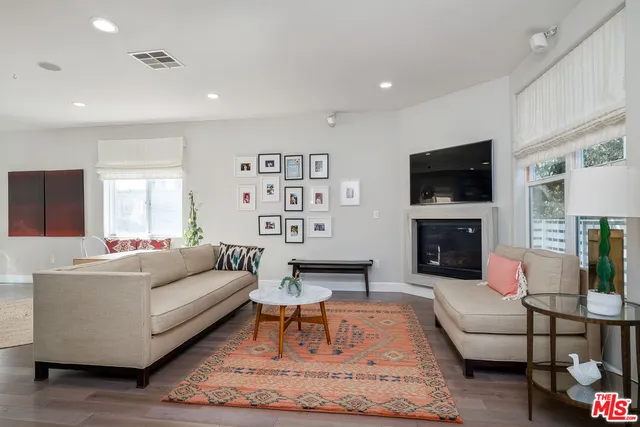 $8,000 | 1745 South Barrington Avenue, Los Angeles, CA 90025